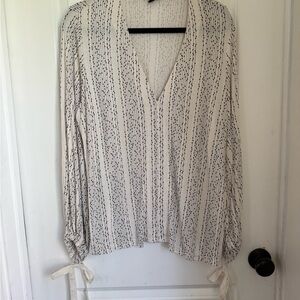 Banana Republic Silver Tie Front Long Sleeve Blouse